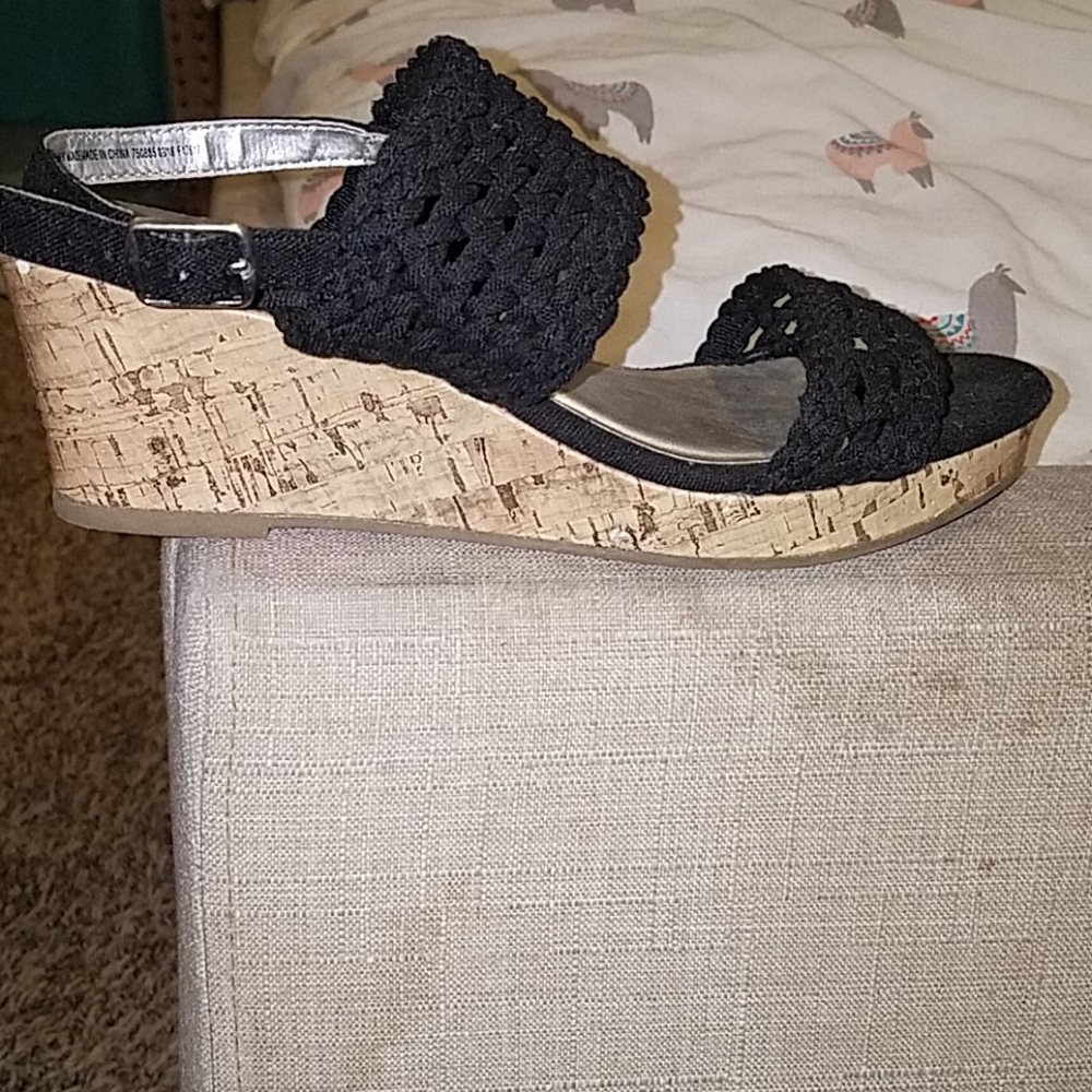 Heels - Picture 2 of 2